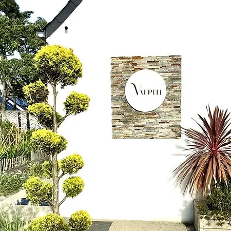 75m2 Avec Piscine Et Jacuzzi Prives, Sauna Et Home-cinema A 800m Des Commodites Vila *