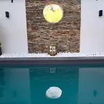 Mini Avec Piscine Et Jacuzzi Prives, Sauna Et Home-cinema A 800m Des Commodites La Baule-Escoublac