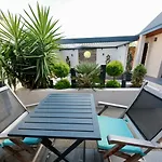 Mini Avec Piscine Et Jacuzzi Prives, Sauna Et Home-cinema A 800m Des Commodites Villa *