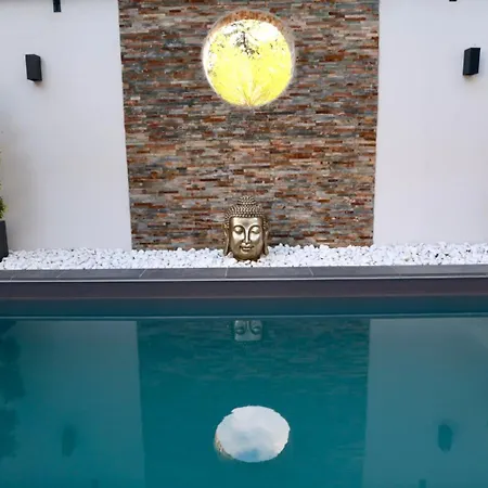 Mini Avec Piscine Et Jacuzzi Privés, Sauna Et Home-cinéma à 800m Des Commodités La Baule-Escoublac