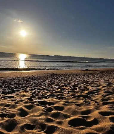 75m2 Avec Piscine Et Jacuzzi Prives, Sauna Et Home-cinema A 800m Des Commodites Βίλα *