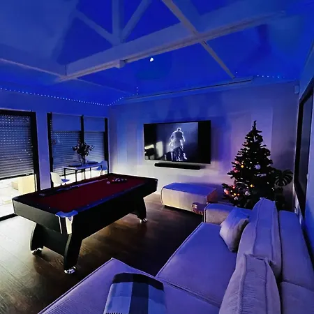 Mini Villa D'Exception Avec Piscine Jacuzzi Sauna Et Home Cinema Prives 别墅 *