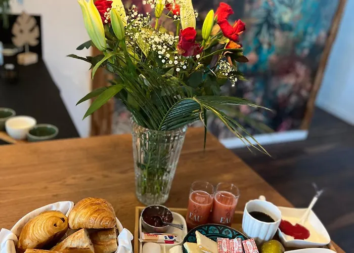 75m2 Avec Piscine Et Jacuzzi Prives, Sauna Et Home-cinema A 800m Des Commodites